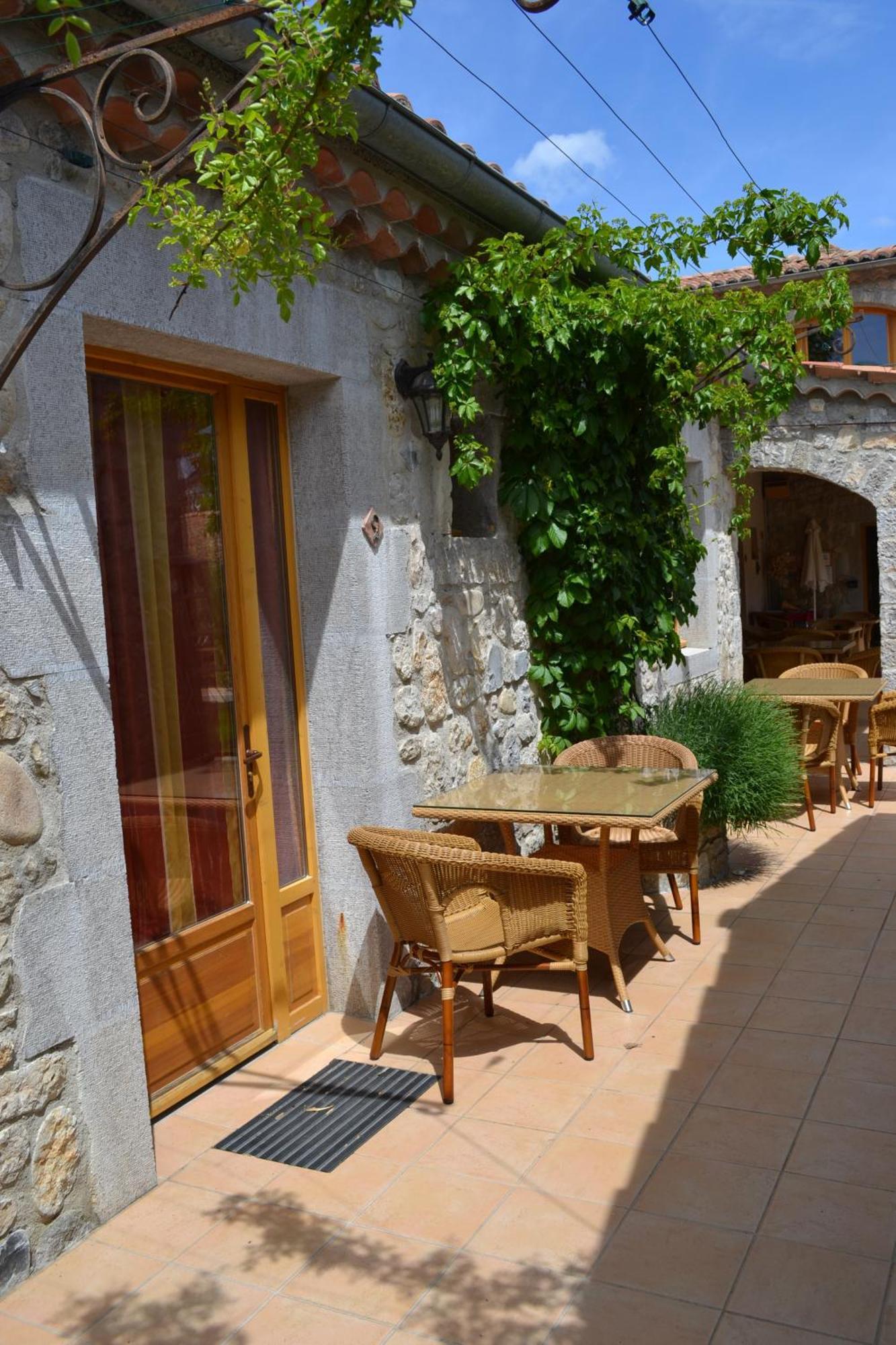 Hotel La Garenne Labeaume Exterior photo